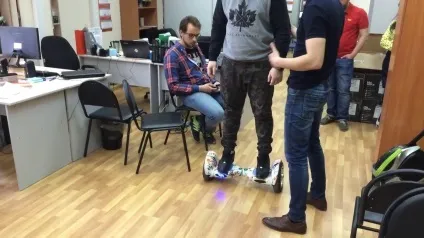 Як правильно вставати на гіроскутер і злазити з нього з фото і відео в статті (гіроскутер) Як правильно вставати на гіроскутер і злазити з нього з фото і відео в статті