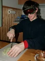 Як різати цибулю і не плакати