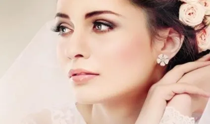 Як зробити гарний весільний макіяж, make- up для нареченої (весільний макіяж наречена свято карих блакитних сірих зелених очей рум'яна помада тіні підводка тон маскують правила нанесення стрази брюнетки блондинки стрілки на очах помилки нюанси) Як зробити гарний весільний макіяж, make- up для нареченої