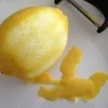 Як зробити цедру лимона