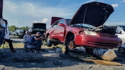 Як помирають автомобілі в Америці - автомобілі - техніка - каталог статей інформаційний інтернет (звідти аукціон розбирання) Як помирають автомобілі в Америці - автомобілі - техніка - каталог статей інформаційний інтернет