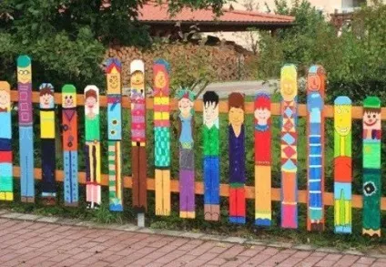 Як прикрасити забір на дачі прикраса, декорування забору своїми руками (дачі) Як прикрасити забір на дачі прикраса, декорування забору своїми руками
