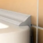 Як закрити шов між ванною і стіною своїми руками