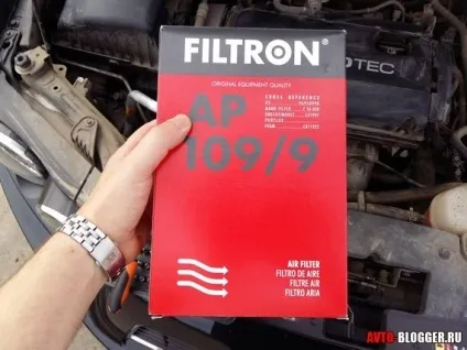 Як замінити повітряний фільтр - автомобіля, самому, автоблог (старий встановлюємо новий) Як замінити повітряний фільтр - автомобіля, самому, автоблог