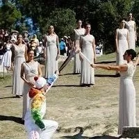 Як запалюють олімпійський вогонь на сучасних іграх (кожні чотири роки) Як запалюють олімпійський вогонь на сучасних іграх