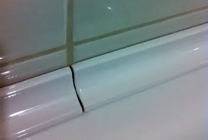 Керамічний плінтус для ванної - плюси, укладка, відео (керамічного плінтуса варто) Керамічний плінтус для ванної - плюси, укладка, відео