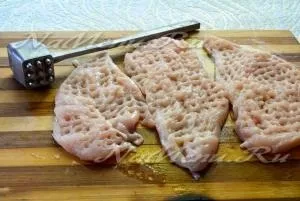 Куряче філе в духовці з помідорами і сиром (помідори) Куряче філе в духовці з помідорами і сиром