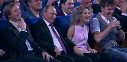 Хто сидів поруч з Путіним на квн 55 років (хто сидів поруч з Путіним на квн 55 років) Хто сидів поруч з Путіним на квн 55 років