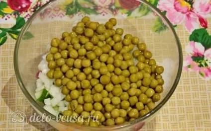 Курячий салат з огірками і горошком рецепт з фото - покрокове приготування курячого салату з (олів'є з куркою і свіжими огірками покроково) Курячий салат з огірками і горошком рецепт з фото - покрокове приготування курячого салату з