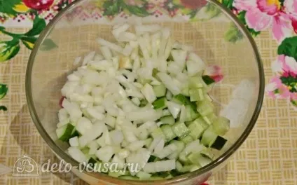 Курячий салат з огірками і горошком рецепт з фото - покрокове приготування курячого салату з (олів'є з куркою і свіжими огірками покроково) Курячий салат з огірками і горошком рецепт з фото - покрокове приготування курячого салату з