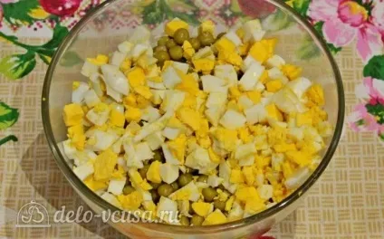Курячий салат з огірками і горошком рецепт з фото - покрокове приготування курячого салату з (олів'є з куркою) Курячий салат з огірками і горошком рецепт з фото - покрокове приготування курячого салату з