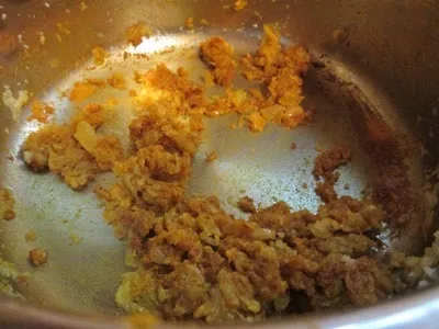 Курка в соусі карі