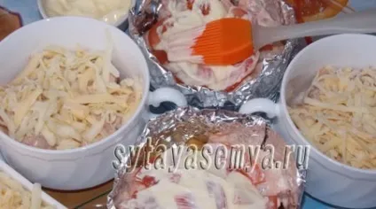 Курка з картоплею в духовці у фользі (порційна) (курка) Курка з картоплею в духовці у фользі (порційна)