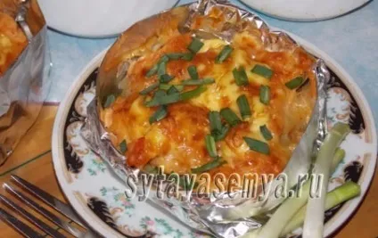 Курка з картоплею в духовці у фользі (порційна) (картоплею) Курка з картоплею в духовці у фользі (порційна)