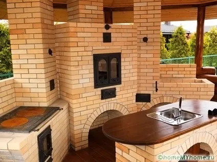 Літня кухня на дачі