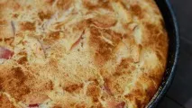 Шарлотка з яблуками в духовці, 5 простих рецептів духовці