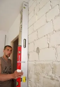 Штукатурка цегляної стіни цементно піщаним розчином, ніж краще штукатурити, технологія, інструкція піщаним