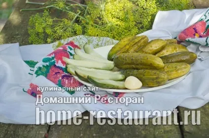 Малосольні огірки в каструлі рецепт з холодною водою (малосольні) Малосольні огірки в каструлі рецепт з холодною водою