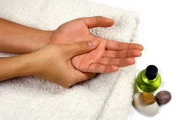 масаж рук