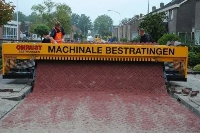 Машина для укладання тротуарної плитки пристрій і принцип роботи (машина) Машина для укладання тротуарної плитки пристрій і принцип роботи