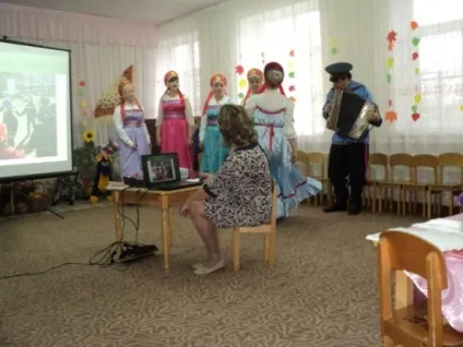 Майстер-клас з пошиття «український народний жіночий сарафан» (для вихователів) Майстер-клас з пошиття «український народний жіночий сарафан»