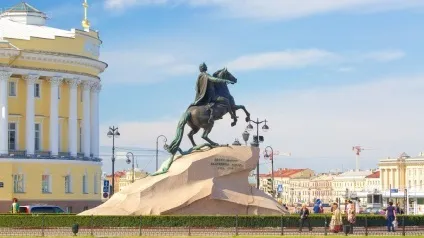 Мідний вершник пам'ятник Петру i в Харкові (вершник) Мідний вершник пам'ятник Петру i в Харкові