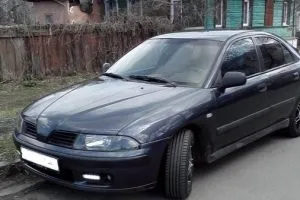 Міцубісі Карізма