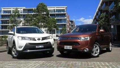 Mitsubishi outlander або toyota rav4 що краще вибрати (toyota) Mitsubishi outlander або toyota rav4 що краще вибрати