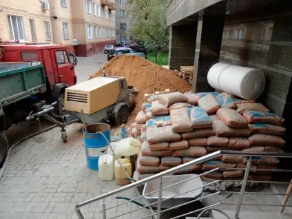 Механізована стяжка підлоги напівсуха, пристрій оптимальним і швидким способом (способом) Механізована стяжка підлоги напівсуха, пристрій оптимальним і швидким способом