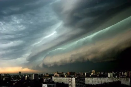 Москва, що у вас там знову з погодою