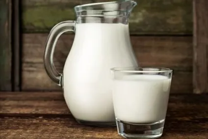 Чи можна пити сире молоко