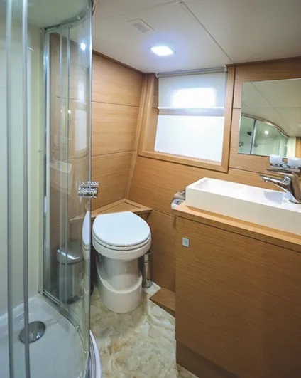 Motor boat & amp; yachting журнал про яхти і катерах (motor) Motor boat & amp; yachting журнал про яхти і катерах