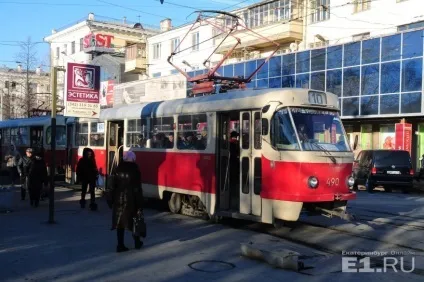 На першотравневі свята автобуси, трамваї і тролейбуси змінять свої маршрути (трамваї) На першотравневі свята автобуси, трамваї і тролейбуси змінять свої маршрути