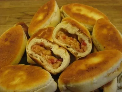 Начинка для пиріжків з картоплею з цибулею, фаршем, печінкою (скибочку коров'ячого масла) Начинка для пиріжків з картоплею з цибулею, фаршем, печінкою