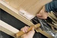 Обшивка стелі вагонкою - важливі моменти (цвяхів саморізів допомоги) Обшивка стелі вагонкою - важливі моменти