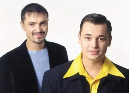 Зворотний бік популярності групи - руки вгору (руки вгору) Зворотний бік популярності групи - руки вгору