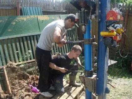Обсадна труба свердловини як правильно обсадити, встановити, витягнути, дістати своїми (обсадити) Обсадна труба свердловини як правильно обсадити, встановити, витягнути, дістати своїми