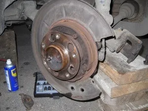 Визначаємо знос гальмівних колодок самостійно