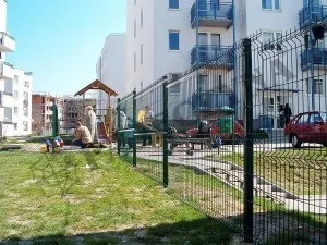Огорожа прибудинкової території багатоквартирного будинку по закону (огорожу) Огорожа прибудинкової території багатоквартирного будинку по закону