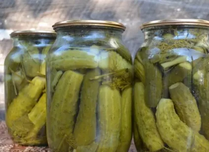 Огірки консервовані з лимонною кислотою рецепт на зиму часточками, хрусткі в літрових банках, (огірки) Огірки консервовані з лимонною кислотою рецепт на зиму часточками, хрусткі в літрових банках,