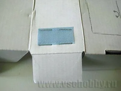 Паровозик з коробок