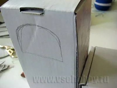 Паровозик з коробок