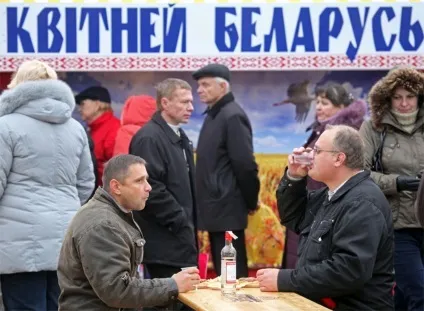 Перше, що кидається в очі, якщо ви перебуваєте в білорусі, як-то так (як-то) Перше, що кидається в очі, якщо ви перебуваєте в білорусі, як-то так
