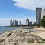Пляж кози бич, Паттайя