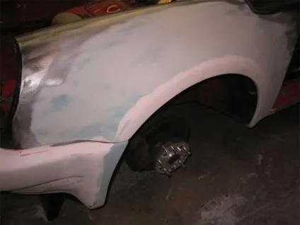 Фарбування крила автомобіля шпаклівка, грунтовка і нанесення ЛКП (фарбування крила автомобіля шпаклівка грунтовка) Фарбування крила автомобіля шпаклівка, грунтовка і нанесення ЛКП