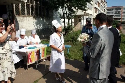 Прикольний сценарій весілля «весільні старти» (прикольний) Прикольний сценарій весілля «весільні старти»