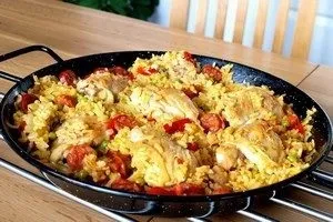 Рецепт паелью з куркою, морепродуктами і креветками (рецепт) Рецепт паелью з куркою, морепродуктами і креветками