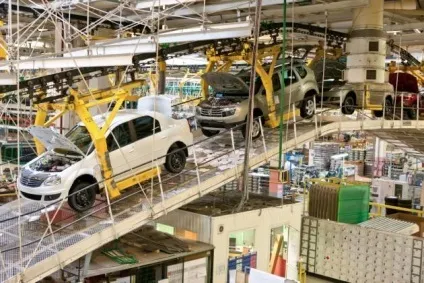 Рено логан де збирають французький автомобіль (новий автомобіль) Рено логан де збирають французький автомобіль