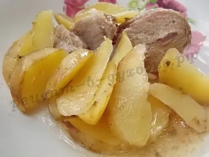 Рецепт запеченого м'яса з картоплею у фользі в духовці (картоплею) Рецепт запеченого м'яса з картоплею у фользі в духовці