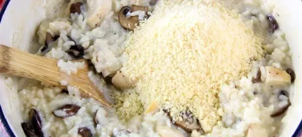 Різотто з куркою і грибами - рецепт з фото крок за кроком